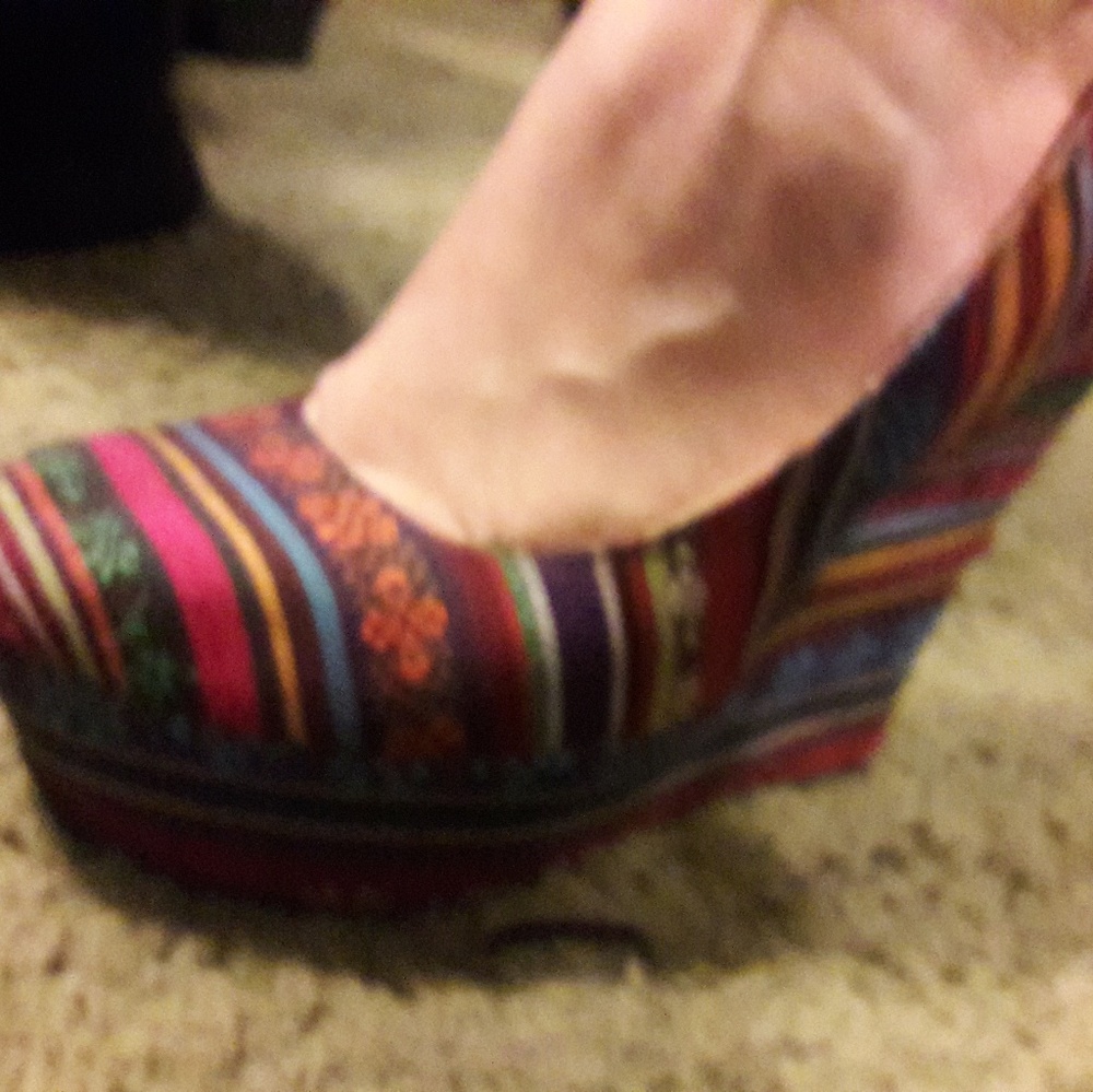 Hot! Multicolored, mossimo brand platforms!